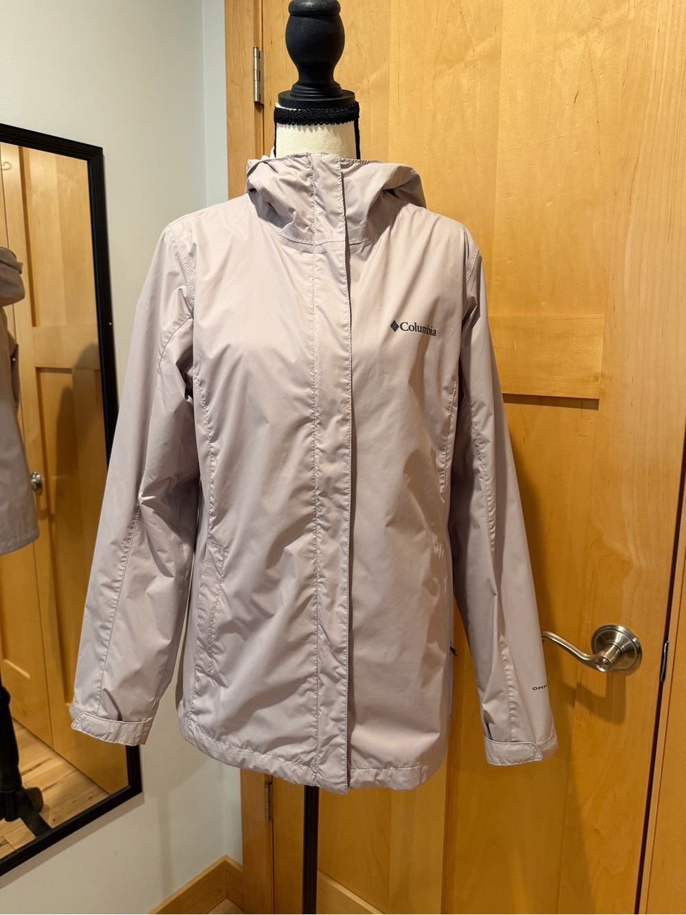 Columbia Women's Light Pink Hooded Packable Rain Jacket